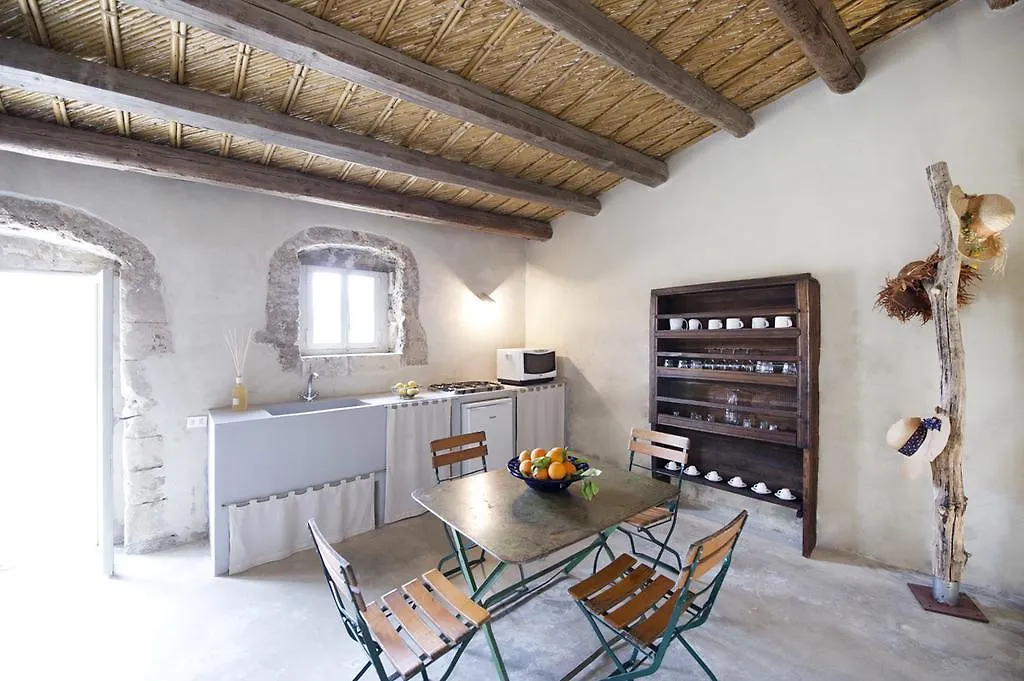 Tenuta Busulmone Hotel Noto 0*,
